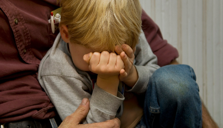 anxious child parenting tips,managing child anxiety,child anxiety support,parenting anxious kids,reducing child anxiety,tips for anxious children,helping kids with anxiety,child anxiety management,parenting strategies for anxiety,children anxiety coping mechanisms