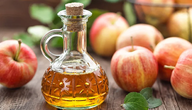 dandruff causes,dandruff symptoms,dandruff treatment,dandruff remedies,dandruff natural cure,dandruff scalp care,dandruff itching solution,dandruff fungal infection,dandruff dry scalp,dandruff management tips