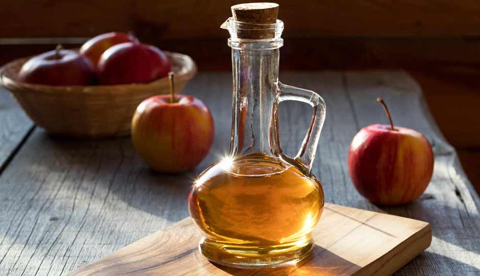 20 Amazing Benefits of Apple Cider Vinegar for Skin and Hair