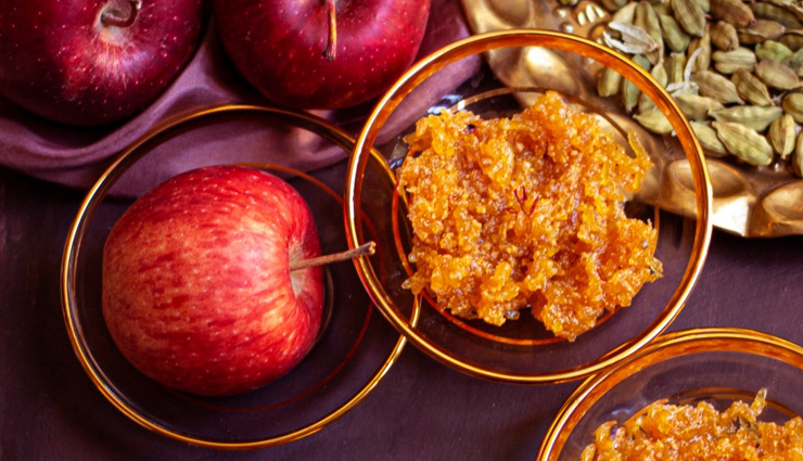 apple halwa,indian dessert,sweet and creamy,grated apples,ghee,milk,sugar,Nuts,cardamom powder,festive season,sweet snack,delicious,dessert recipe,traditional indian dessert,easy recipe,healthy dessert