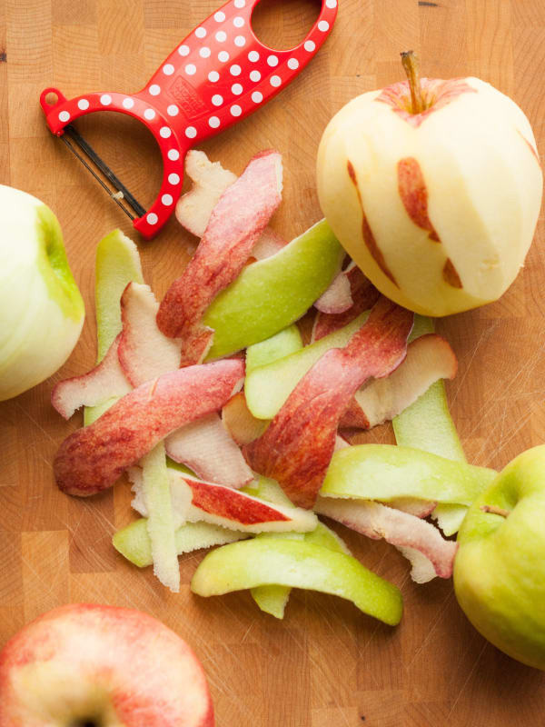 pomegranate peel,orange peel,banana peel,cucumber peel,papaya peel,apple peel,lemon peel,glowing skin with fruits peel