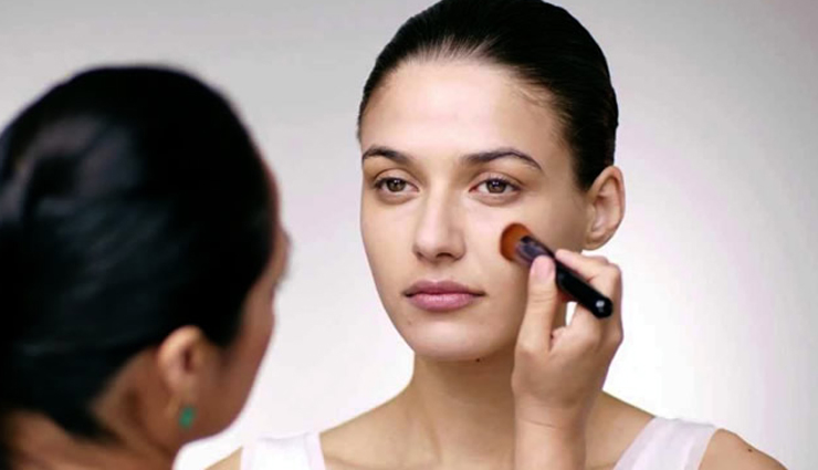 foundation,tips to apply foundation,different types of foundation,make up tips,beauty tips