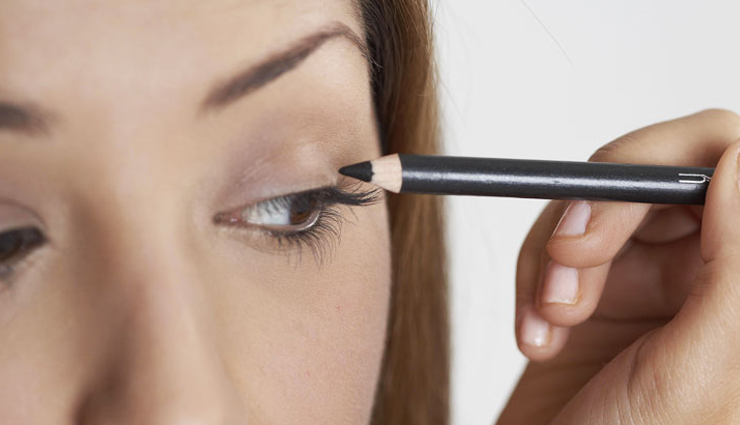 tricks to prevent kajal from smudging,skin care tips,beauty tips,makeup tip