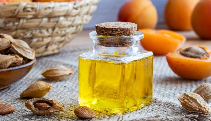 natural oils for skin,fruit oils for skincare,natural moisturising oils,anti-aging oils,carrier oils for dry skin,skin nourishing oils,oils for glowing skin,natural remedies for skin,sun protection oils,essential oil carrier oils,natural makeup remover oils