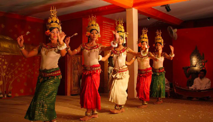 cambodia travel experiences,must-visit places in cambodia,top activities cambodia,cambodia sightseeing checklist,explore cambodia attractions,things to do in cambodia,cambodia tourist spots,cambodian travel adventures,cambodia bucket list,cambodian cultural experiences