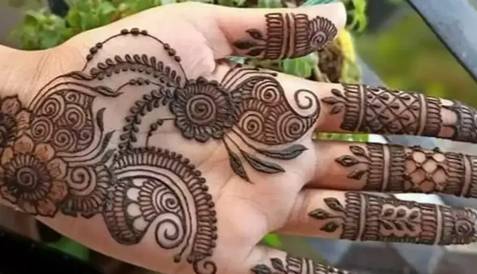 नवरात्रि 2025: माता-रानी को प्रसन्न करने के लिए हाथों को सजाएं ये खास मेहंदी डिज़ाइन, जो बढ़ाएंगी आपकी खूबसूरती navratri mehndi designs,hand mehndi patterns,traditional mandala mehndi,floral mehndi design,arabic mehndi,leaf mehndi design,full hand mehndi,mehndi tips,festive mehndi ideas,stylish mehndi for women