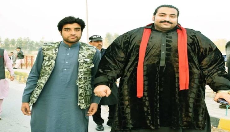 weird news,weird information,pakistani hulk,arbab khizer hayat,conditions for bride