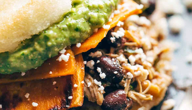 traditional colombian dishes,bandeja paisa,lechona,ajiaco,sancocho,changua,arepas,fritanga,hormigas culonas,tamales,rondon,travel,holidays