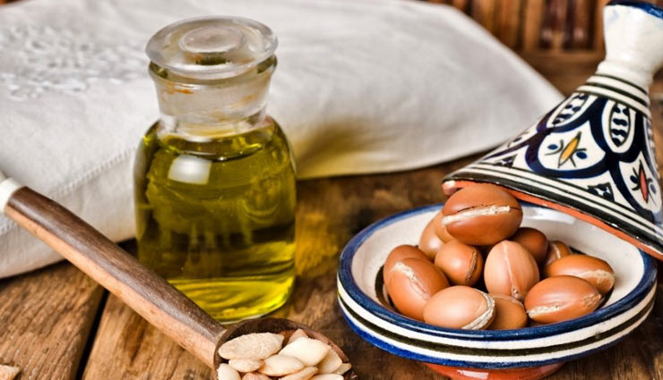 5 amazing natural oils,natural oil for glowing skin,best oil for glowing skin,skin care tips,tips to get glowing skin,marula oil,argan oil,coconut oil,rosehip and carrot oil,tea tree oil,beauty tips