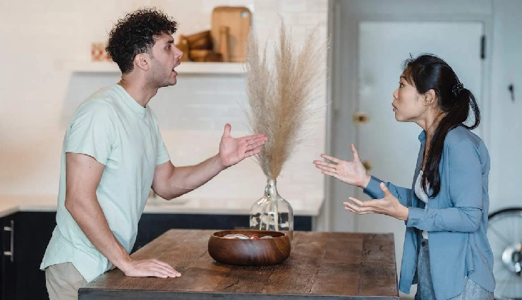 toxic relationship signs,emotional abuse,relationship red flags,how to spot toxic people,unhealthy relationships,draining relationships,relationship advice,toxic partner traits,toxic dynamics,emotional damage,self-worth in relationships,relationship mental health