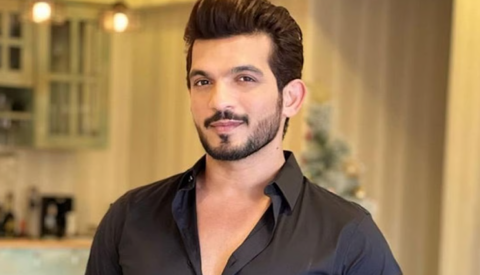 ananya panday,actress ananya panday,manjulika,bhool bhulaiyaa 4 movie,ananya bhool bhulaiyaa 4,kartik aaryan,arjun bijlani,actor arjun bijlani,arjun birthday party