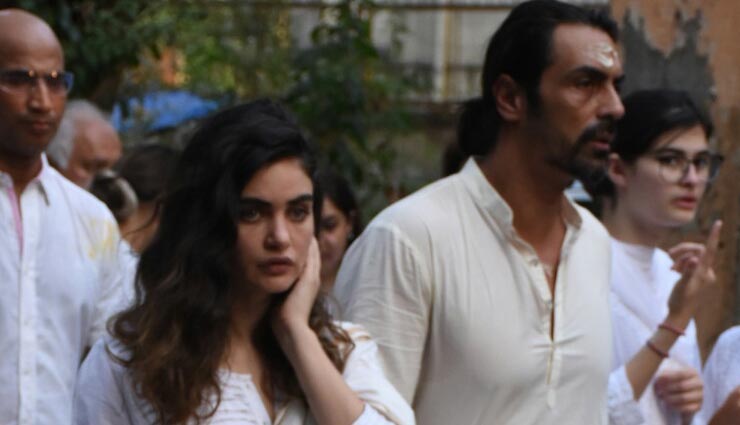 एक्टर अर्जुन रामपाल की मां का निधन, अंतिम संस्कार में पहुंचे बॉलीवुड के कई दिग्गज सितारे bollywood,arjun rampal,arjun rampal mother dies