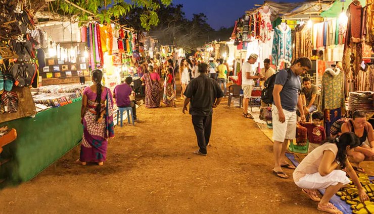 colorful streets in india,vibrant streets india,best streets for street art india,old city udaipur murals,fontainhas goa pastel houses,lodhi art district delhi murals,bandra mumbai graffiti,malleshwaram bangalore street art,arpora night market goa,bapu bazaar jaipur shopping