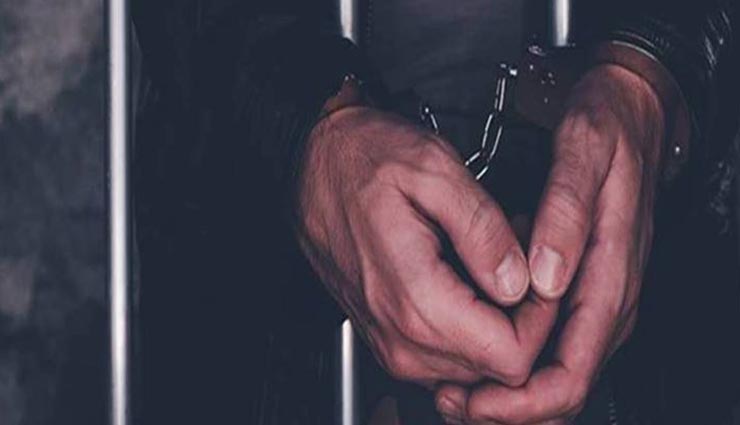 रतनगढ़ : महिला-पुरुष के बयान से पुलिस को हुआ शक, कार की तलाशी में मिली अफीम