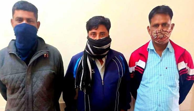 अजमेर : शादी में किया हथियारों का खुले आम प्रदर्शन, पूर्व सैनिक सहित तीनों गिरफ्तार