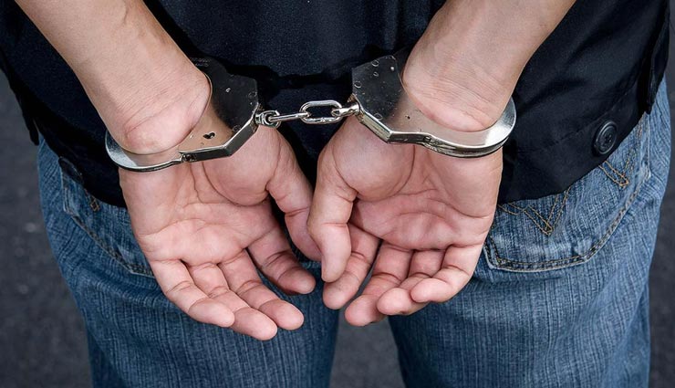 अलवर : नाकाबंदी के दौरान एक किलाे 100 ग्राम गांजे के साथ पकड़ा गया युवक