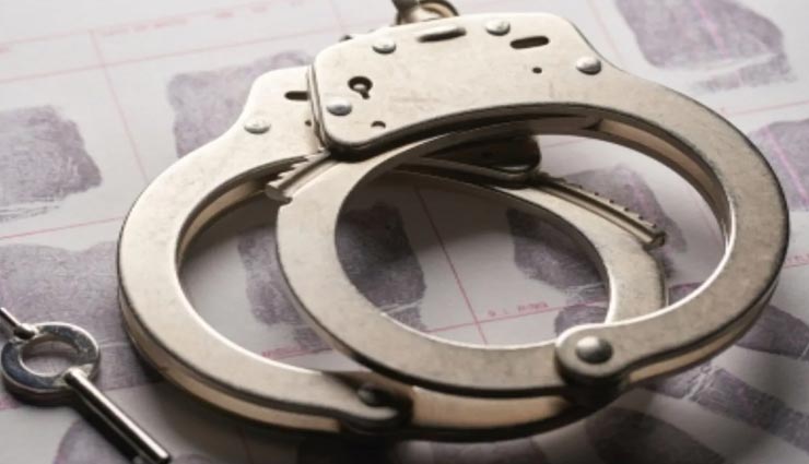 जयपुर : पुलिस गिरफ्त में आई बलात्कार केस में फंसाने के नाम पर ब्लैकमेल करने वाली महिला 