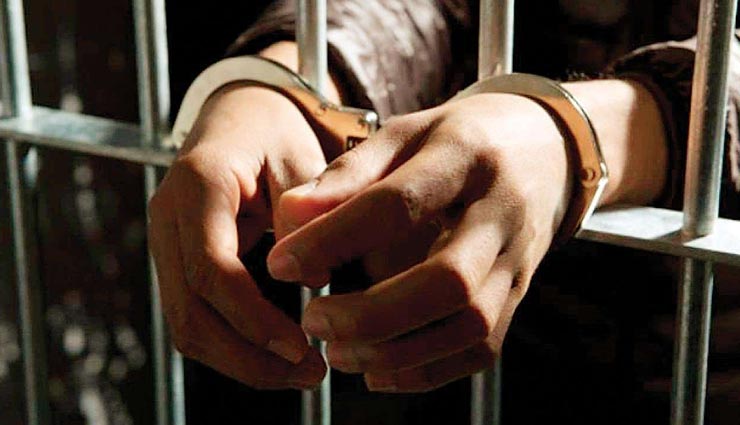 उत्तरप्रदेश : अपनी ही 13 साल की पोती से दुष्कर्म करने वाला बाबा गिरफ्तार, दादी ने दर्ज कराया था मामला