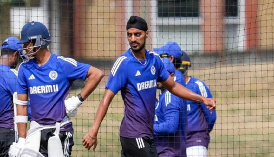 इंग्लैंड में टेस्ट डेब्यू न मिलने से बेचैन हुए अर्शदीप सिंह, पंजाब के कोच ने किया बड़ा खुलासा