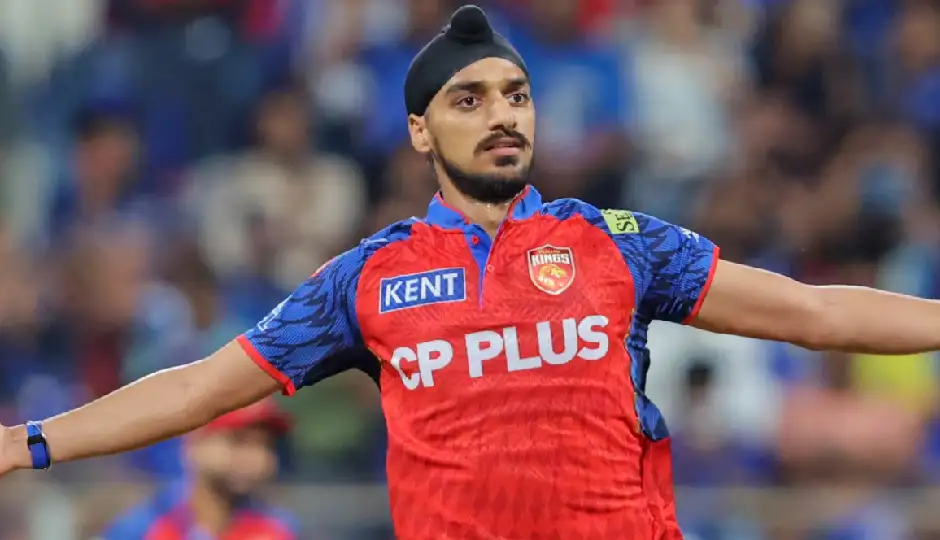 IPL में इतिहास रचते हुए अर्शदीप सिंह बने 100 विकेट क्लब के पांचवें बाएं हाथ के गेंदबाज, 11 पारियों बाद पावरप्ले में मिला विकेट