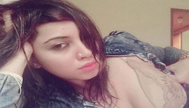 #BB11 - बिग बॉस के घर में अर्शी ने कर डाला इस स्टार को Kiss !, देखे