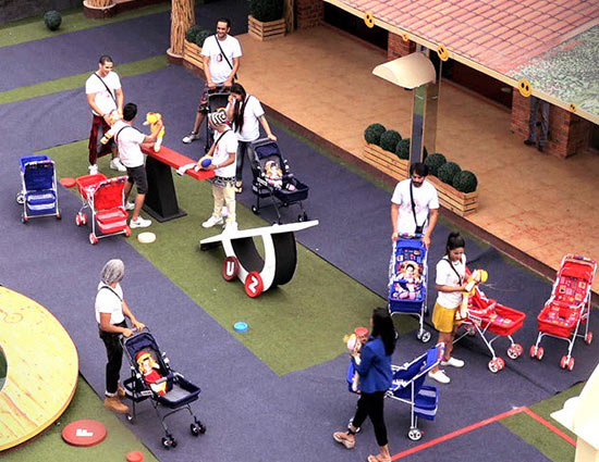 Bigg Boss 11- Vikas Tried To Manipulate Arshi, Ended Up Fighting