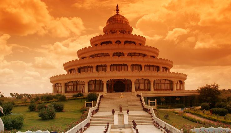 ashram for meditaion,travel.holidays