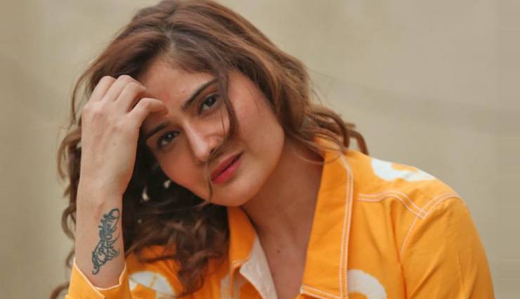 अपने जन्मदिन पर आरती ने पहली बार दिखाया होने वाले दूल्हे का चेहरा, जानें-कब होने जा रही है एक्ट्रेस की शादी