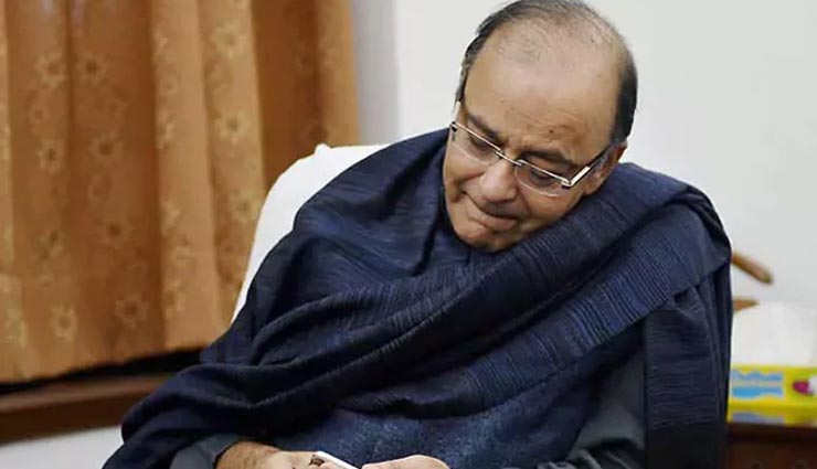 अरुण जेटली की हालत बेहद नाजुक, स्वास्थ्य की जानकारी लेने राजनाथ सिंह, अरविंद केजरीवाल, स्मृति ईरानी समेत कई नेता AIIMS पहुंचे