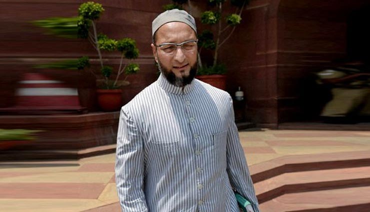 पुलवामा हमले को लेकर PM मोदी पर ओवैसी का हमला, कहा - क्या बीफ बिरयानी खाकर सो गए थे