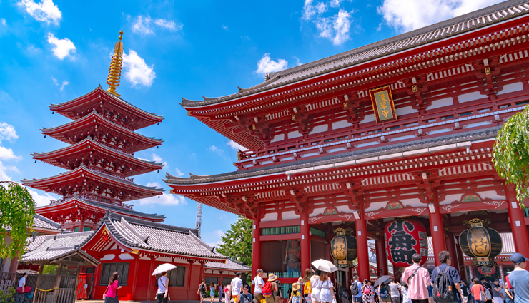 asakusa,tokyo,places to visit in asakusa,senso-ji,japanese food at nakamise dori,melonpan,fortune told at senso-ji,ride on a rickshaw