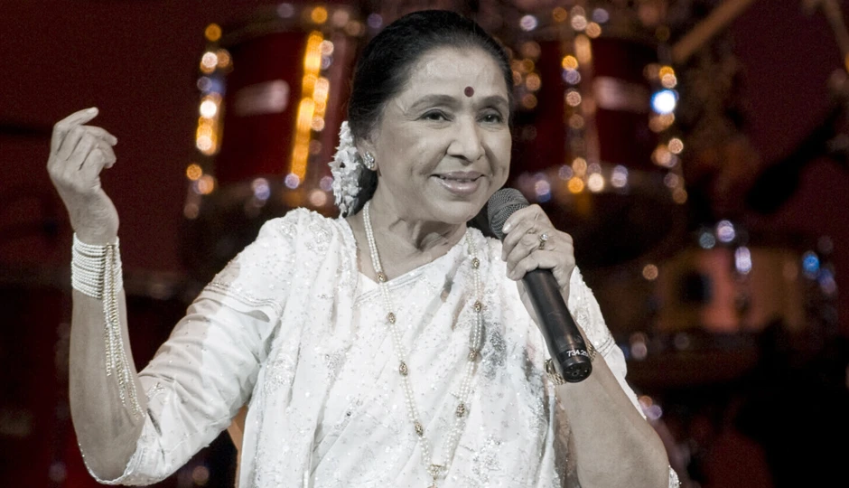 हिंदी सिनेमा की आवाज़ खामोश: आशा भोसले के जाने से टूटा संगीत का एक युग, ओ.पी. नैयर संग उनकी जोड़ी ने रचा था इतिहास