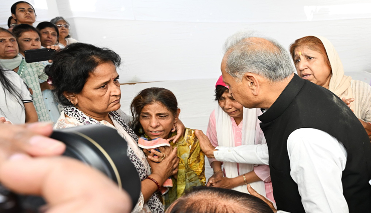 jaipur tribute,neeraj udhwani martyr,pahalgam attack,terrorist attack,tribute to martyr,jaipur political leaders,cm bhajanlal sharma statement,terrorist punishment,cowardly terrorist act.