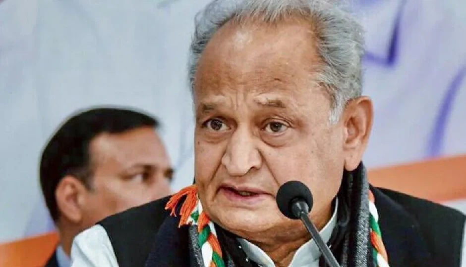 राजस्थान पंचायत चुनाव पर सियासी संग्राम, गहलोत का BJP सरकार पर तीखा वार, बोले- 'जानबूझकर नहीं करवा रहे इलेक्शन'