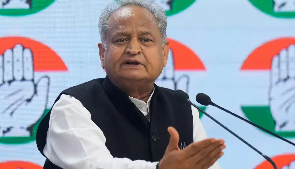 भाजपा में अंदरूनी कलह तेज, दिल्ली के दबाव में वसुंधरा पर बयान दे रहे राठौड़: गहलोत