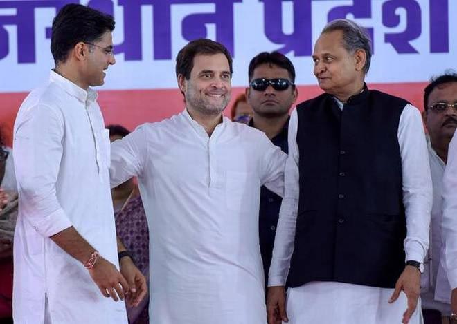 राजस्थान चुनाव : राहुल आज दिल्ली में वरिष्ठ नेताओं संग करेंगे बैठक, मुख्यमंत्री पर फैसला संभव rajasthan election result 2018,rahul gandhi,ashok gehlot,sachin pilot