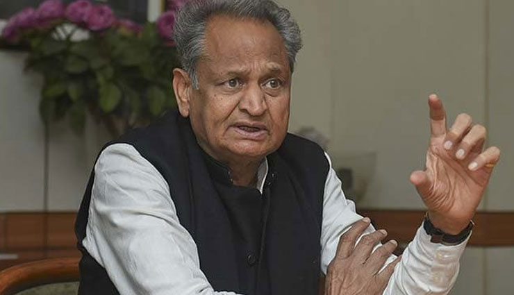 राहुल गांधी नाराज, खतरे में अशोक गहलोत की कुर्सी, राजस्थान में 130 रैलियों में से 93 सिर्फ बेटे के समर्थन में की