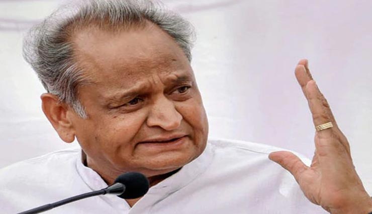 मुख्यमंत्री गहलोत ने की हेल्थ वर्कर्स से वैक्सीन लगवाने की अपील, भड़के निर्माता कंपनियों पर 