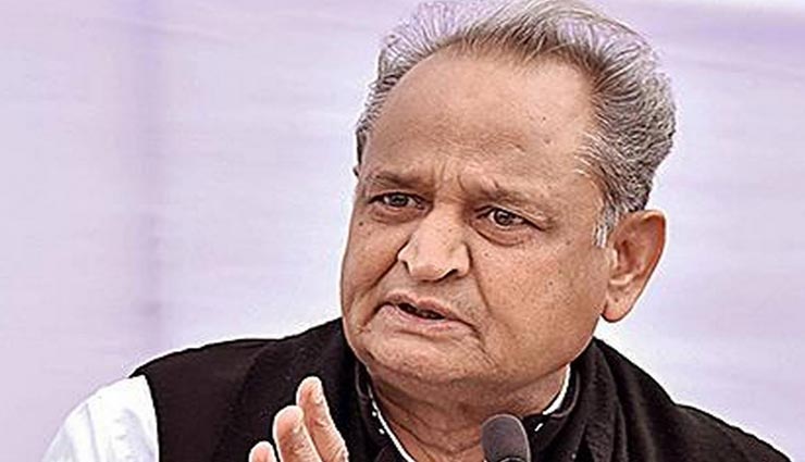 पंजाब मुखिया इस्तीफे के तुरंत बाद तेज हो गई राजस्थान में हलचल, गहलोत के OSD ने दिया इस्तीफा, बदले 25 IAS