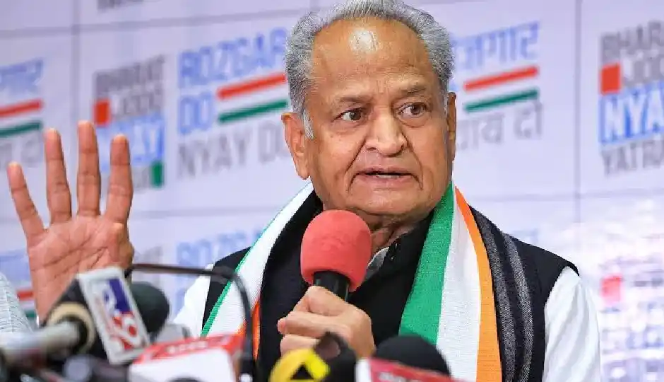 राजस्थान सरकार की माली हालत पर अशोक गहलोत ने उठाए सवाल, बोले- क्या दिवालिया होने की कगार पर पहुंच गई भाजपा सरकार?