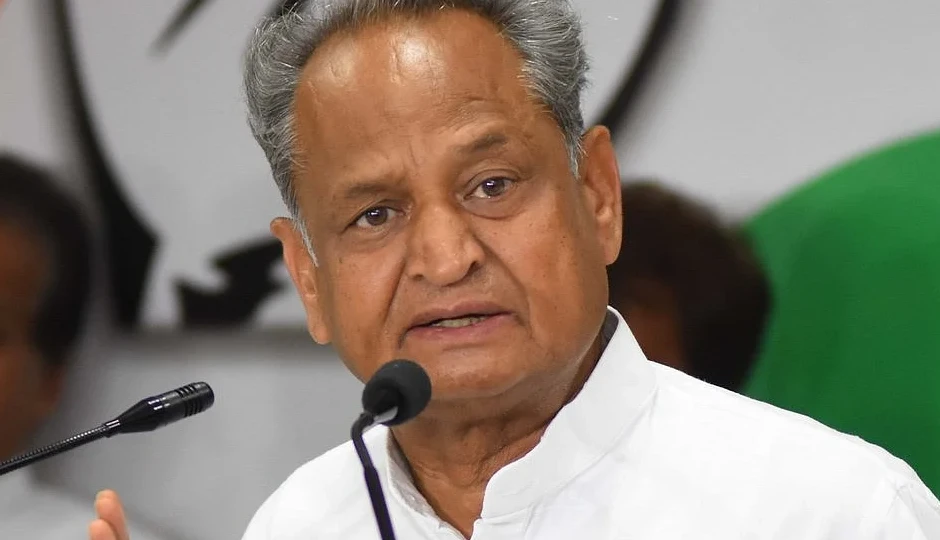 बांग्लादेश में हिंदुओं पर बढ़ते अत्याचारों को लेकर अशोक गहलोत दुखी, बोले– यह मानवता पर कलंक