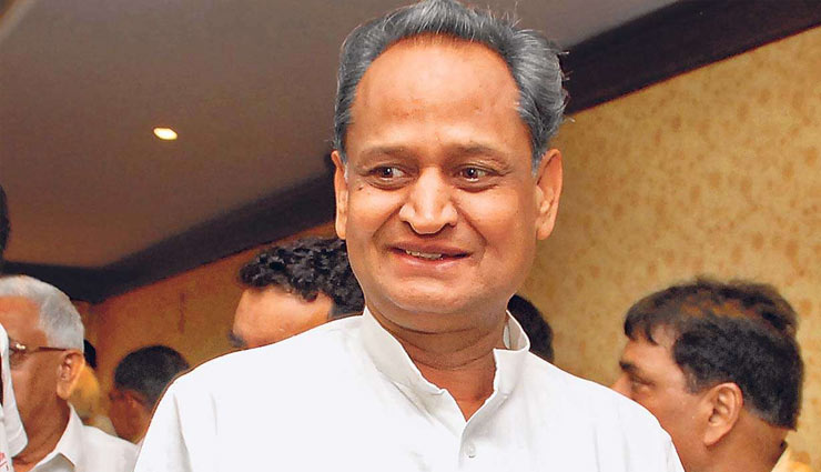 अशोक गहलोत: जिसकी सियासी कमाल के आगे विरोधी भी होते हैं नतमस्‍तक, जानिए जीवन से जुड़ी कुछ खास राजनीतिक बातें