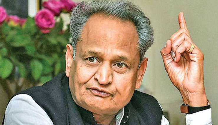 राजस्थान के मुख्यमंत्री अशोक गहलोत भी हुए कोरोना संक्रमित, एक दिन पहले पत्नी आई थी पॉजिटिव 