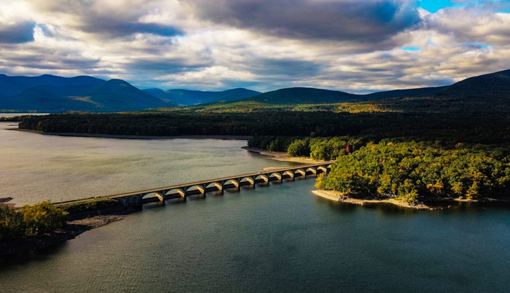 woodstock,things to do in woodstock ny,travel,new york,galleries,boutiques,educational centers,spiritual centers,hiking trails,nature preserves,food,holidays,travel