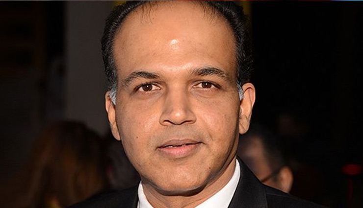 bollywood,Kareena Kapoor,ajay devgn,ashutosh gowariker,aapla manus,bollywood news