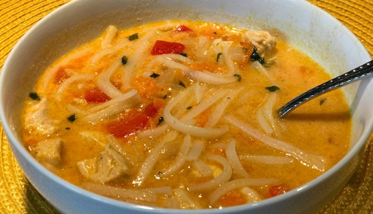 street foods to try in asia,asia,thailand,pad krapow moo,indonesia,satay chicken skewers,vietnam,beef noodles,malaysia,beef rendang,thailand,chicken noodle soup