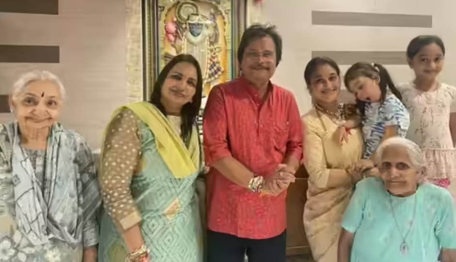 क्या TMKOC में 8 साल बाद होगी ‘दयाबेन’ की वापसी? दिशा के घर राखी बंधवाने पहुंचे असित ने वीडियो शेयर कर लिखा… taarak mehta ka ooltah chashmah,tmkoc,aist modi,producer asit modi,disha vakani,actress disha vakani,dayaben,disha comeback,asit disha rakshabandhan