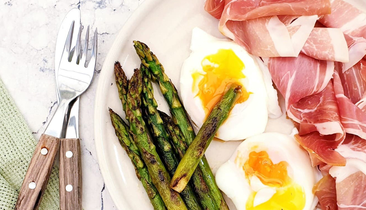 asparagus with poached egg and prosciutto,hunger struck,foo,easy recipe