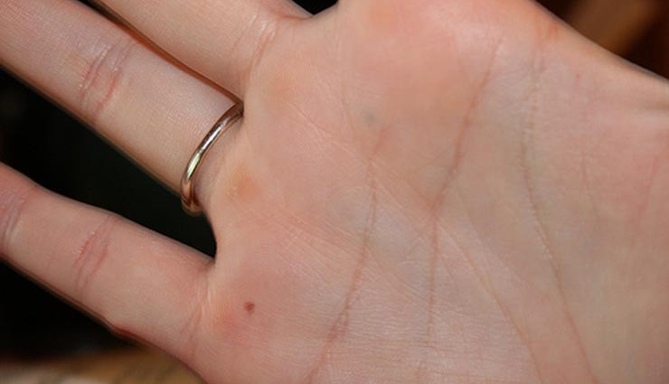 mole on your hand,astrology tips,astrology