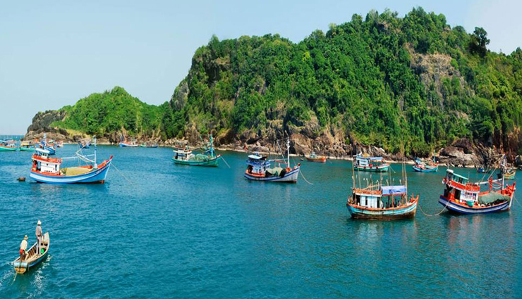 assam,places to visit in assam,tourist attraction in assam,kaziranga national park,manas national park,kamakhya temple,hajo,sualkuchi,dispur